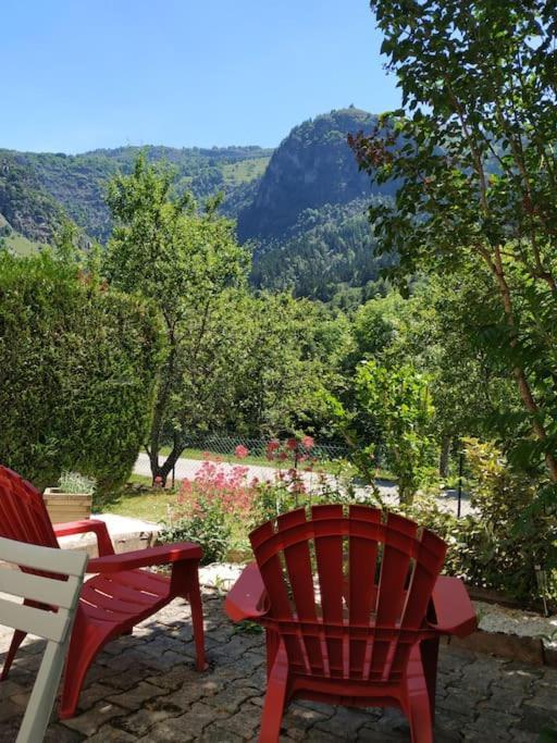 Appartement rez de jardin montée de l'alpe d'Huez La Garde  Esterno foto