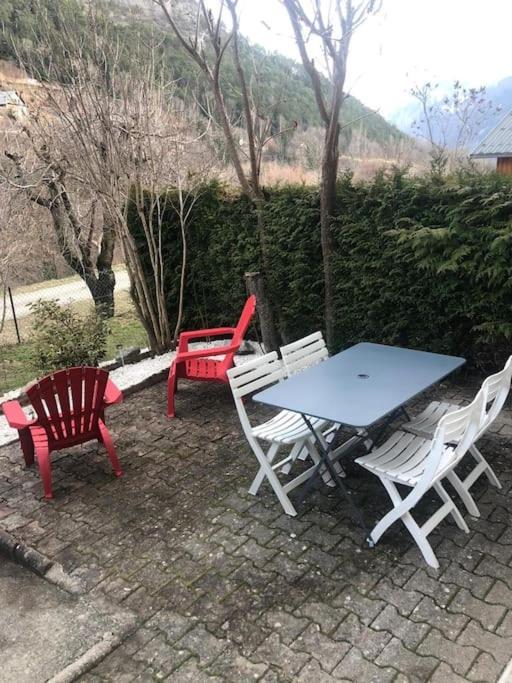 Appartement rez de jardin montée de l'alpe d'Huez La Garde  Esterno foto