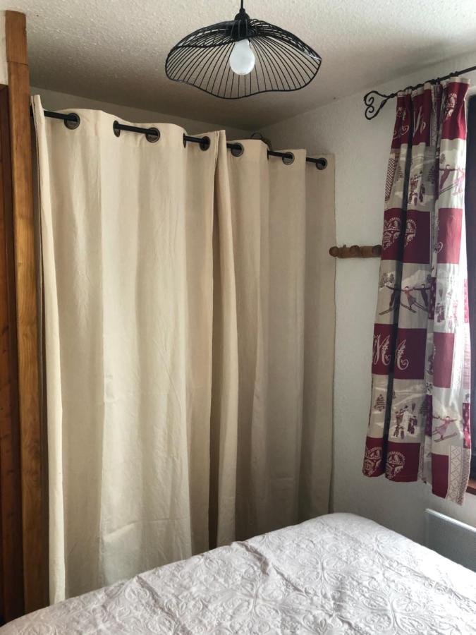 Appartement rez de jardin montée de l'alpe d'Huez La Garde  Esterno foto