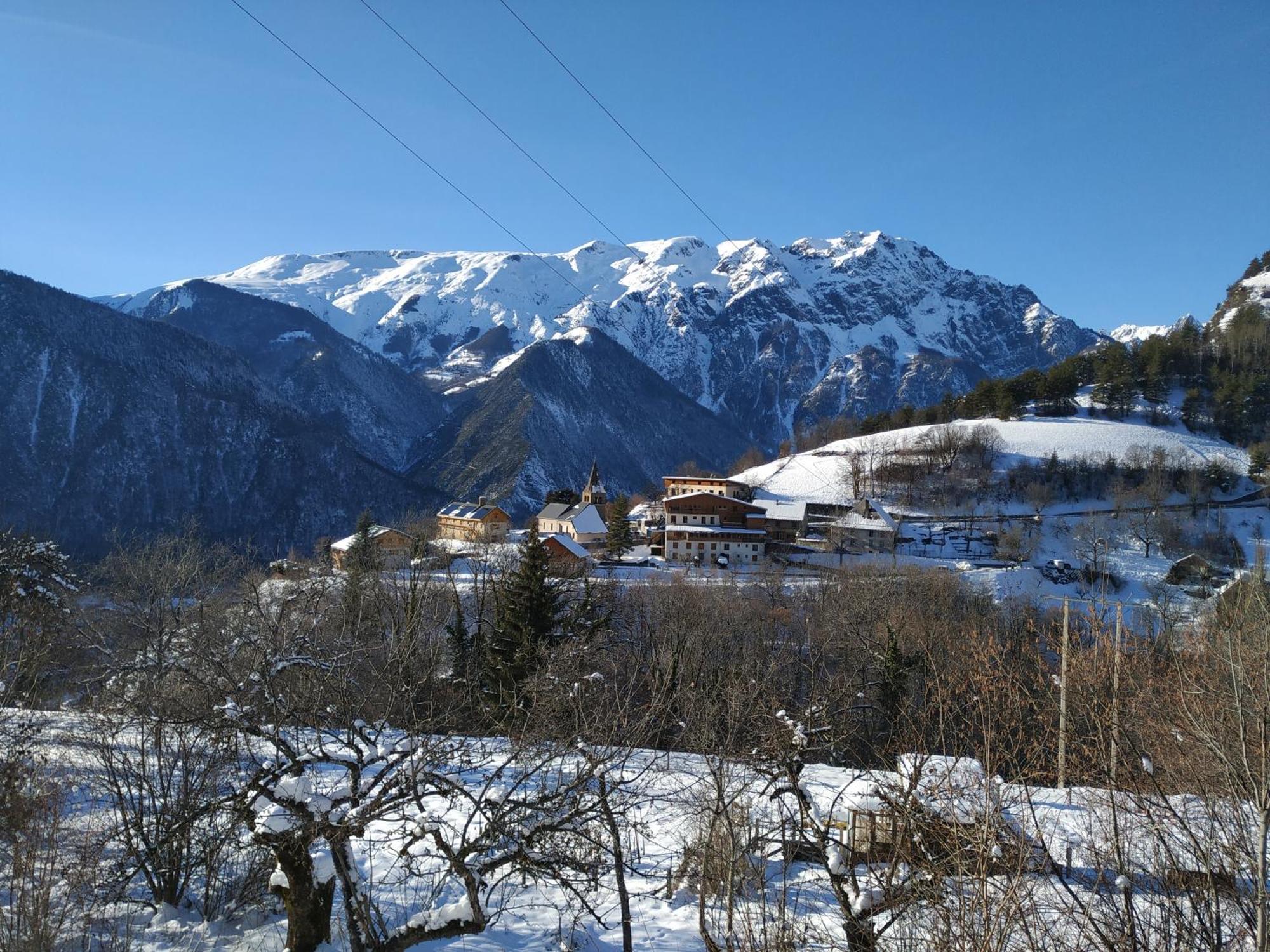 Appartement rez de jardin montée de l'alpe d'Huez La Garde  Esterno foto